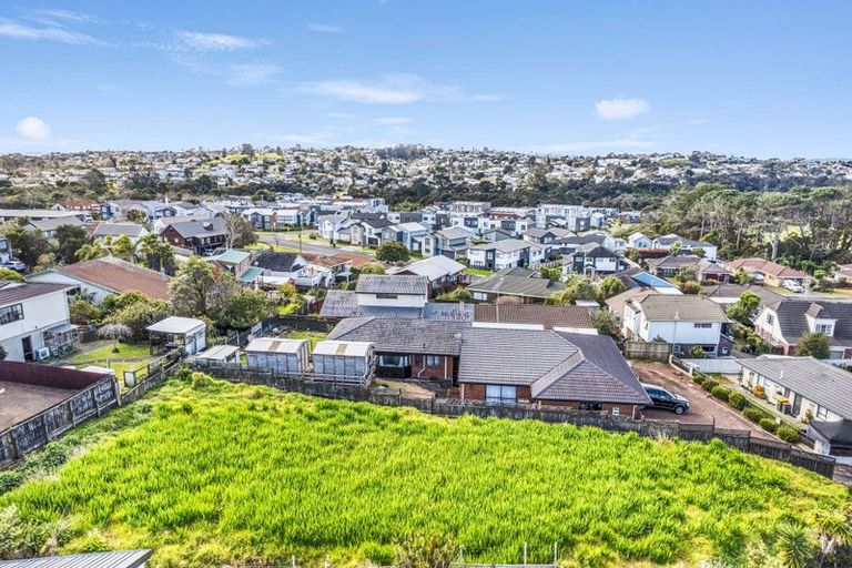 Photo of property in 10 Fernbird Place, Massey, Auckland, 0614