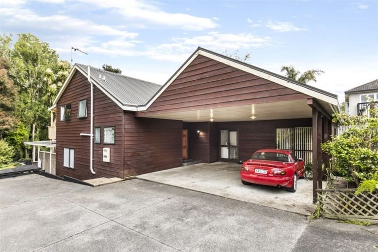 Photo of property in 2/22 Lagoon Way, West Harbour, Auckland, 0618