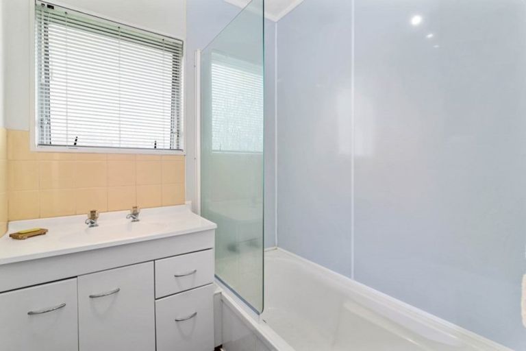 Photo of property in 17 Bronte Place, Owhata, Rotorua, 3010