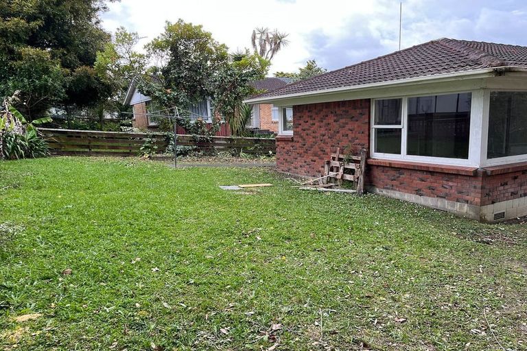 Photo of property in 1/99 Archers Road, Hillcrest, Auckland, 0629