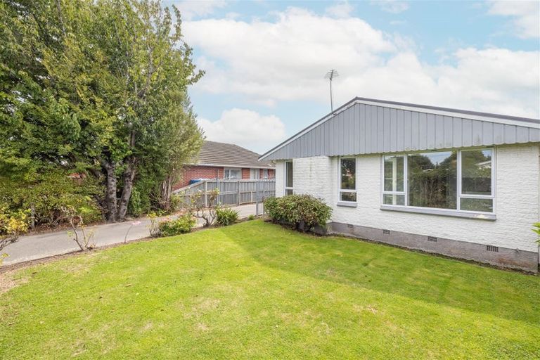 Photo of property in 5 Lochee Road, Upper Riccarton, Christchurch, 8041