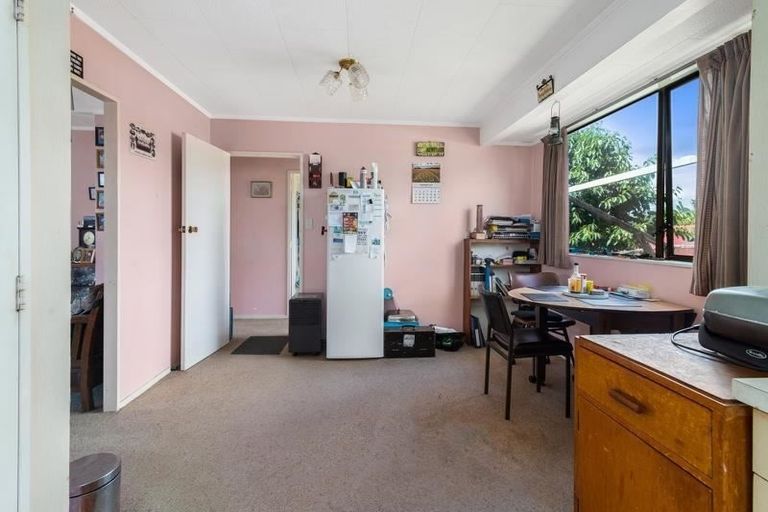 Photo of property in 8c Jet Place, Pukehangi, Rotorua, 3015