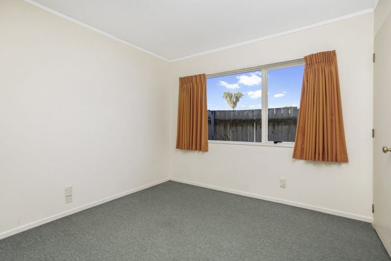 Photo of property in 2/48 Seabrook Avenue, New Lynn, Auckland, 0600