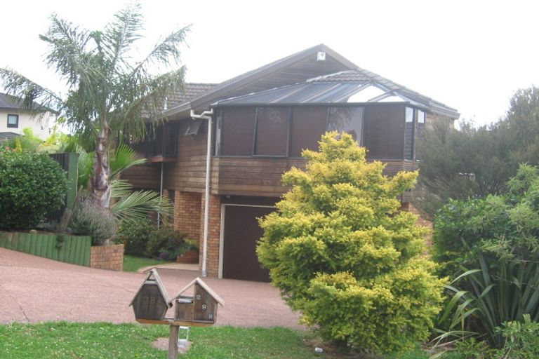 Photo of property in 2/31 Holdaway Avenue, Northcote, Auckland, 0627