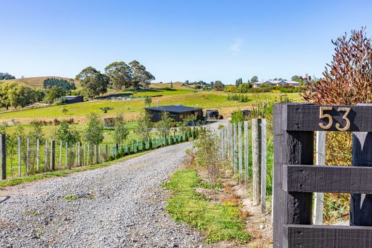 Photo of property in 53 Highlands Drive, Waipawa, 4210