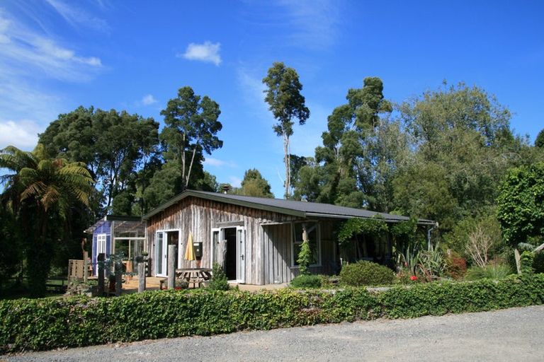 Photo of property in 1653 Mokau Road, Uruti, Urenui, 4379