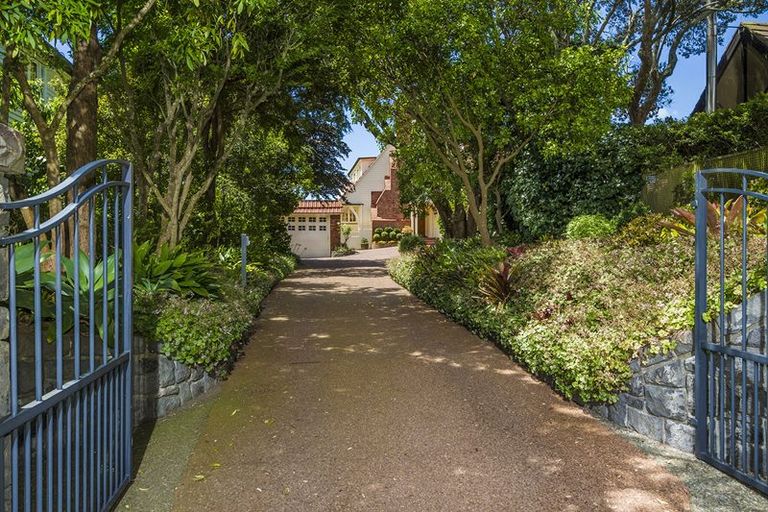 Photo of property in 27 Clifton Road, Hauraki, Auckland, 0622