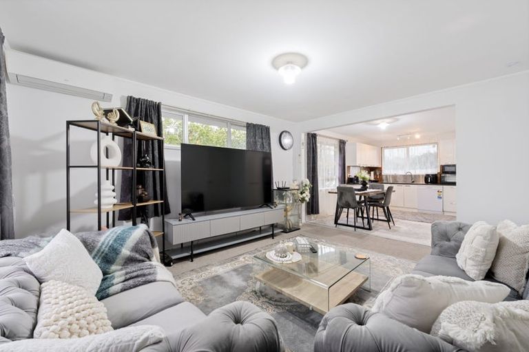 Photo of property in 69 Kemp Road, Massey, Auckland, 0614