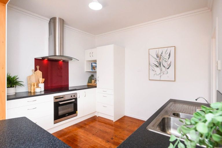 Photo of property in 18 Mahoe Avenue, Takaro, Palmerston North, 4410