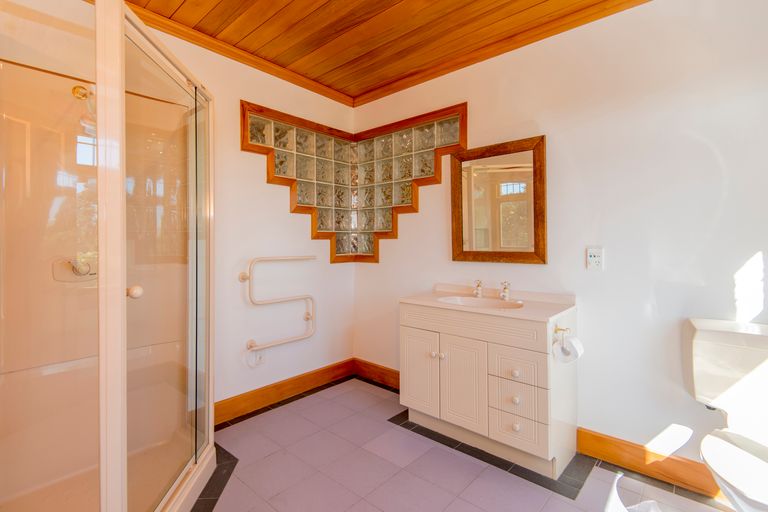 Photo of property in 16 Huntsbury Avenue, Huntsbury, Christchurch, 8022