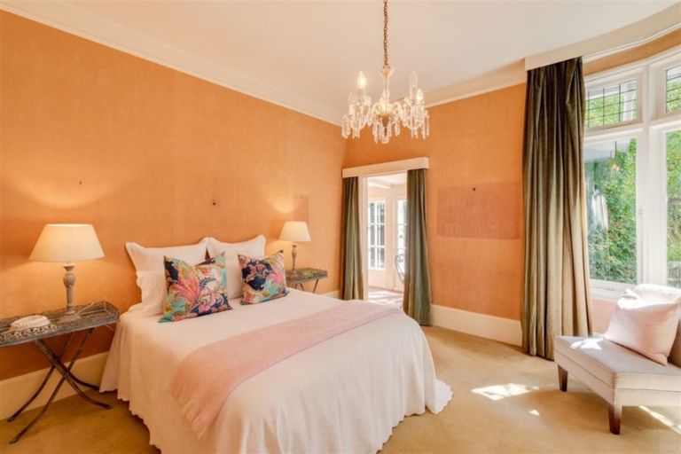 Photo of property in 27 Leinster Road, Merivale, Christchurch, 8014