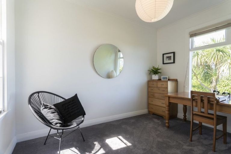 Photo of property in 25 Burnell Avenue, Thorndon, Wellington, 6011