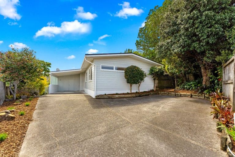 Photo of property in 42 Woodstock Road, Forrest Hill, Auckland, 0620