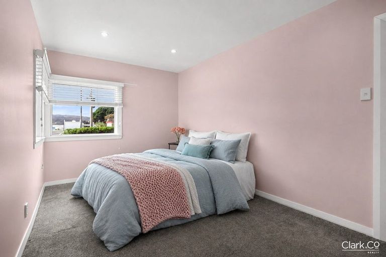 Photo of property in 29 Mana Esplanade, Paremata, Porirua, 5026