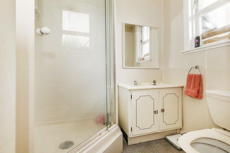 Photo of property in 66 Thompson Street, Mount Cook, Wellington, 6011