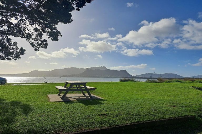 Photo of property in 8 Finch Street, One Tree Point, 0118