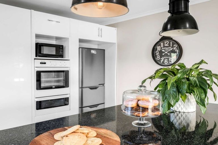 Photo of property in 1 Mathew Street, Dannevirke, 4930