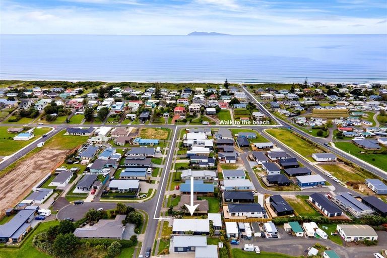 Photo of property in 17 Surfers Avenue, Waihi Beach, 3611