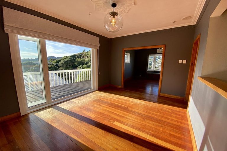 Photo of property in 112 Eden Street, Island Bay, Wellington, 6023