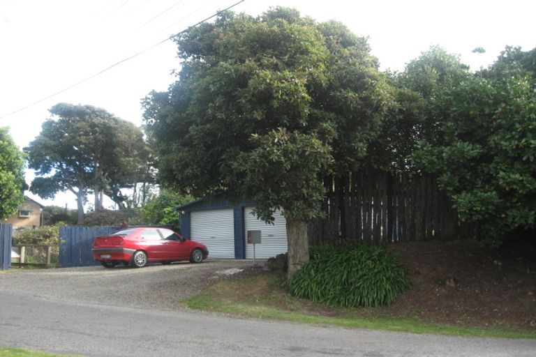 Photo of property in 14 Pingau Street, Paekakariki, 5034