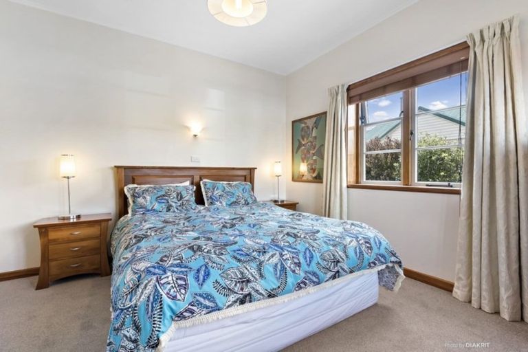 Photo of property in 10 Wayside, Miramar, Wellington, 6022