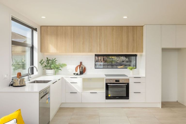 Photo of property in 2/33 Wyon Street, Linwood, Christchurch, 8062