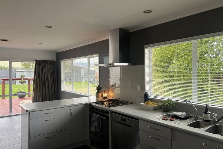 Photo of property in 160 Bartholomew Road, Levin, 5510