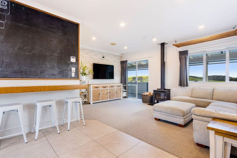 Photo of property in 101 Waikoukou Valley Road, Waimauku, 0882