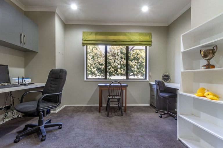 Photo of property in 104 Abergeldie Way, Cambridge, 3493