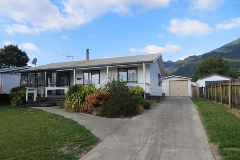 Photo of property in 32 Stirling Street, Te Aroha, 3320