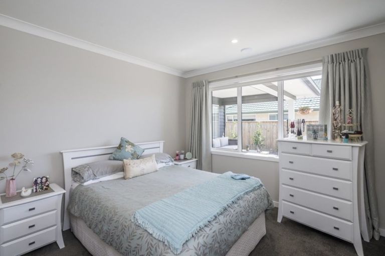 Photo of property in 3 Saint Vincent Way, Waikanae, 5036