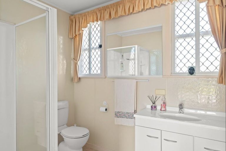 Photo of property in Orange Grove Flats, 2/549 Childers Road, Te Hapara, Gisborne, 4010