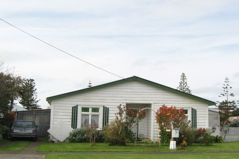 Photo of property in 90 Domett Street, Waitara, 4320