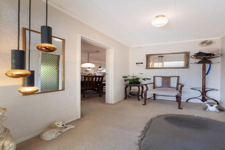 Photo of property in 10 Leewood Place, Pakuranga Heights, Auckland, 2010