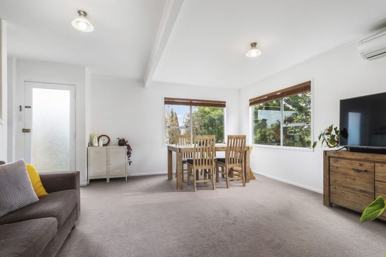 Photo of property in 1/12 Steen Place, Mangere Bridge, Auckland, 2022