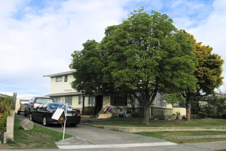 Photo of property in 70 Wynyard Crescent, Tamatea, Napier, 4112