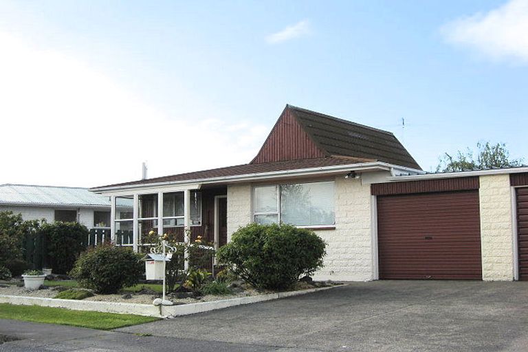 Photo of property in 2a Walker Place, Rangiora, 7400