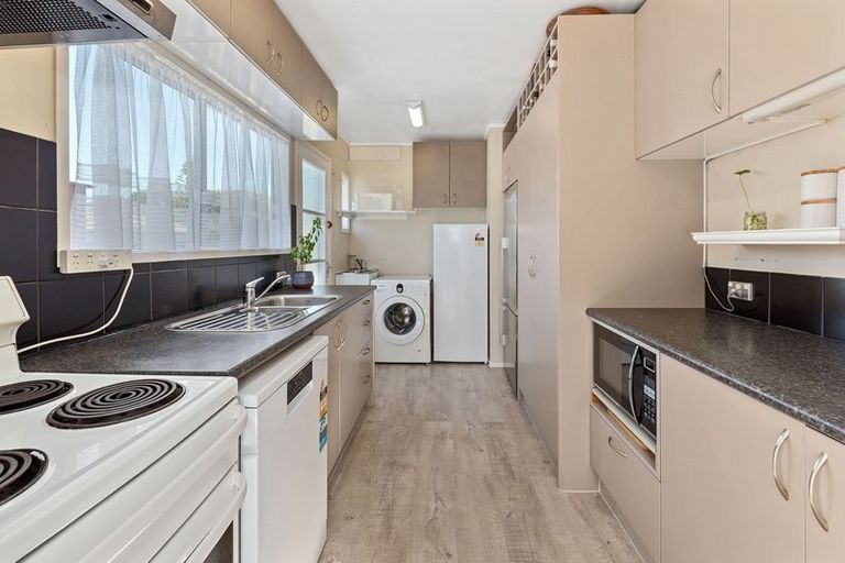 Photo of property in 2/29 Cranston Street, Torbay, Auckland, 0632