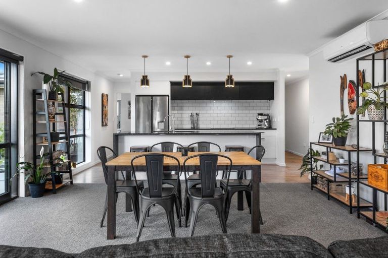 Photo of property in 16 Tara Crescent, Woodend, 7610