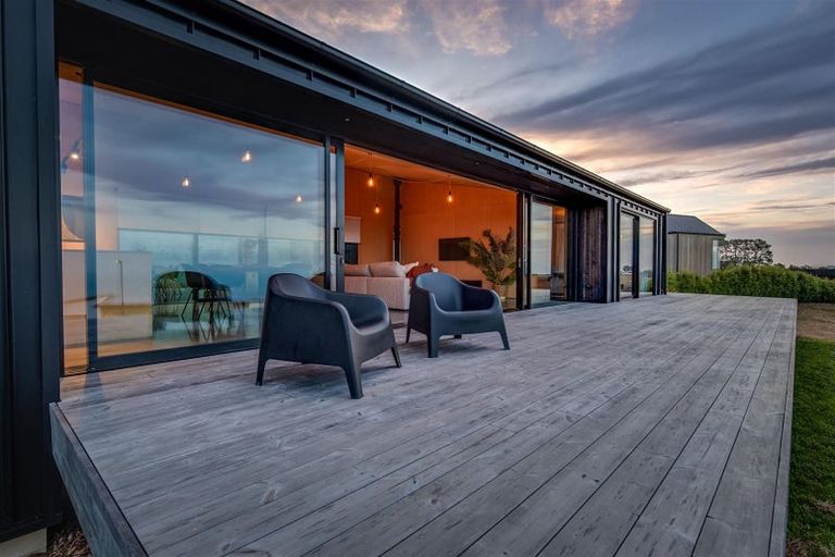 Photo of property in 5 Sowerby Place, Richmond Hill, Christchurch, 8081