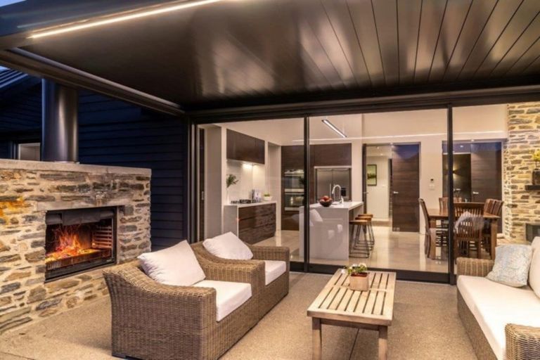 Photo of property in 14 Waimana Place, Wanaka, 9305