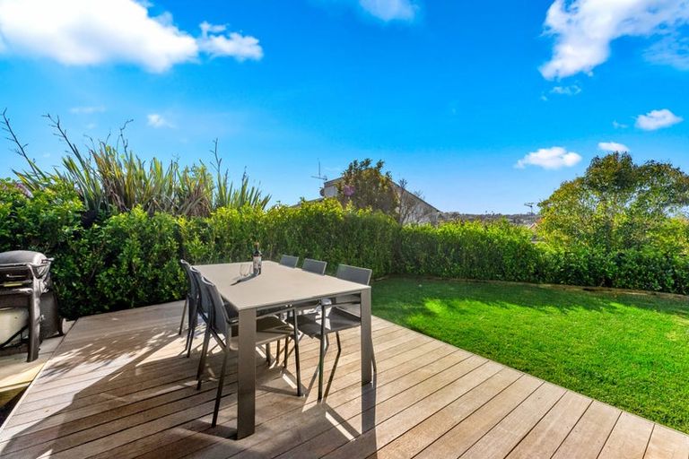 Photo of property in 2/2 Seaview Road, Milford, Auckland, 0620