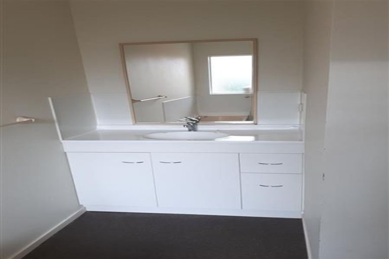 Photo of property in 2/40 Hart Road, Hauraki, Auckland, 0622