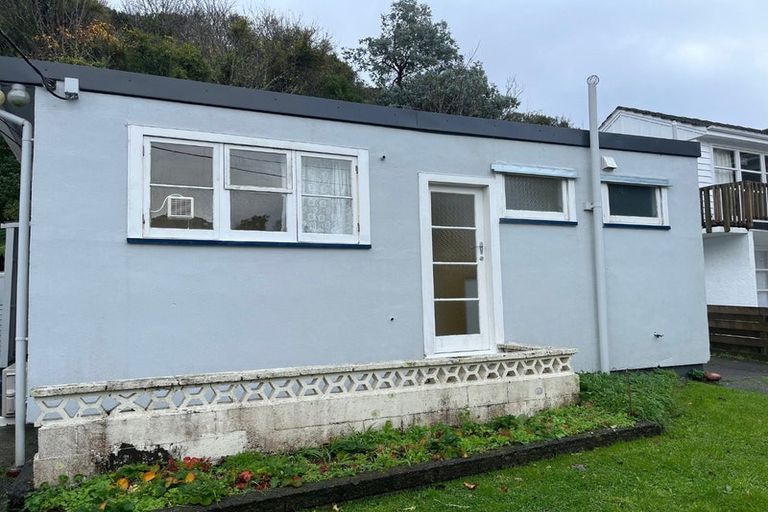 Photo of property in 5 Ranelagh Terrace, Karori, Wellington, 6012