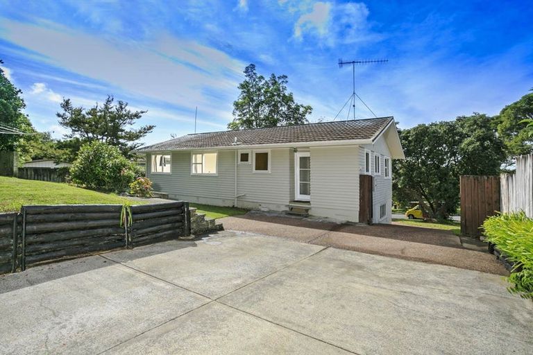 Photo of property in 7 Tahu Crescent, Sunnynook, Auckland, 0620