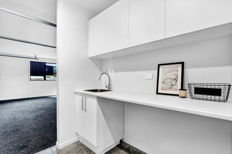 Photo of property in 9b James Drive, Bell Block, New Plymouth, 4312