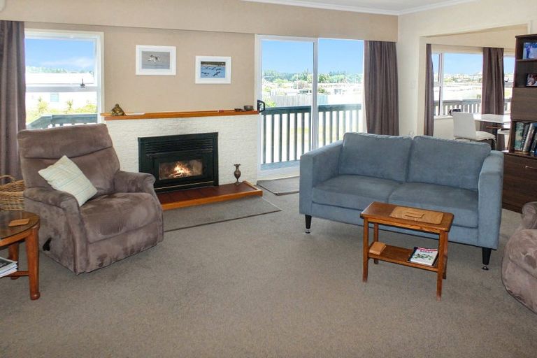 Photo of property in 31 Nash Parade, Foxton Beach, Foxton, 4815