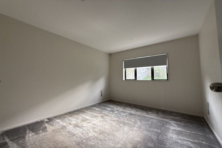 Photo of property in 21 Bangla Place, Massey, Auckland, 0614