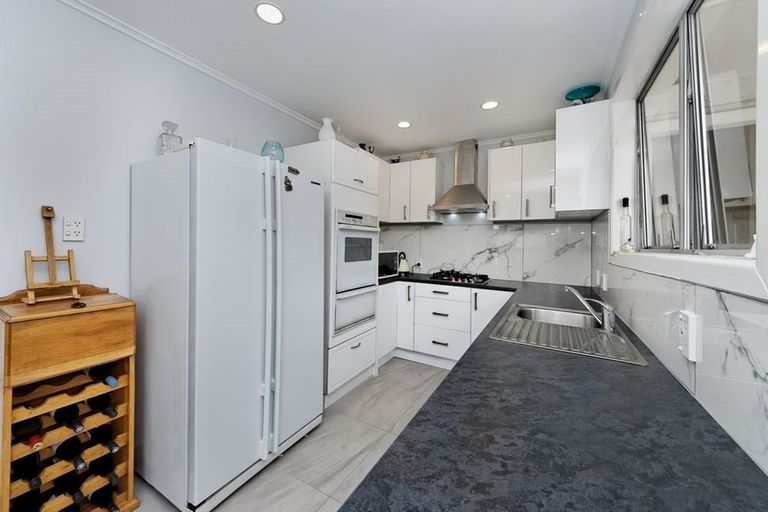 Photo of property in 47 Hartley Terrace, Massey, Auckland, 0614