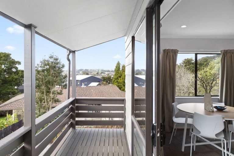 Photo of property in 2 The Glade South, Pukekohe, 2120